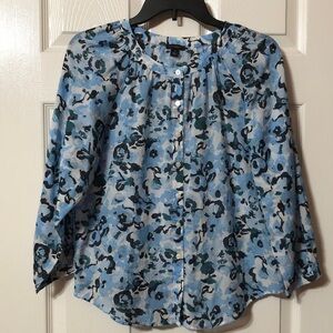 Ann Taylor Factory Blue Floral Blouse Size XS Three Quarter Sleeves